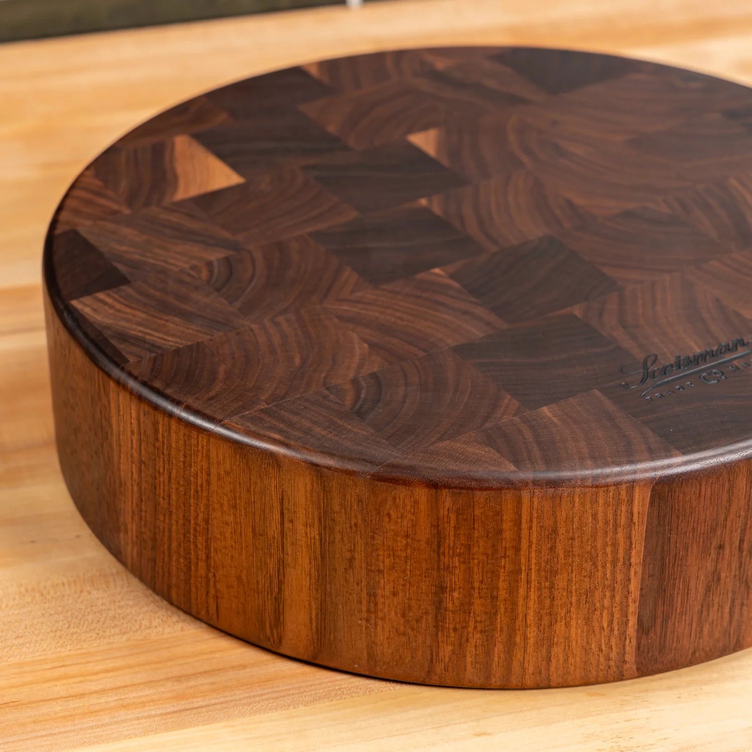 Walnut End Grain Round Butcher Block Scotsman USA Walnut End Grain Round Butcher Block Scotsman USA